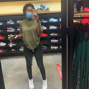 Meet your Posher, Nessa